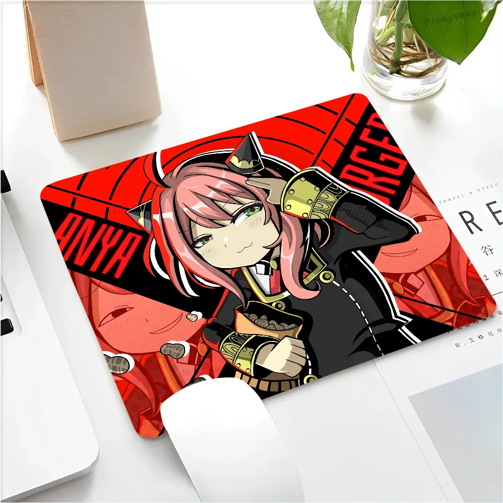 Anya Forger Anime Girl Spy X Familys Mousepad Small LockEdge Mouse Pad For Gamers Computer Desk Pad Anti-slip Rubber