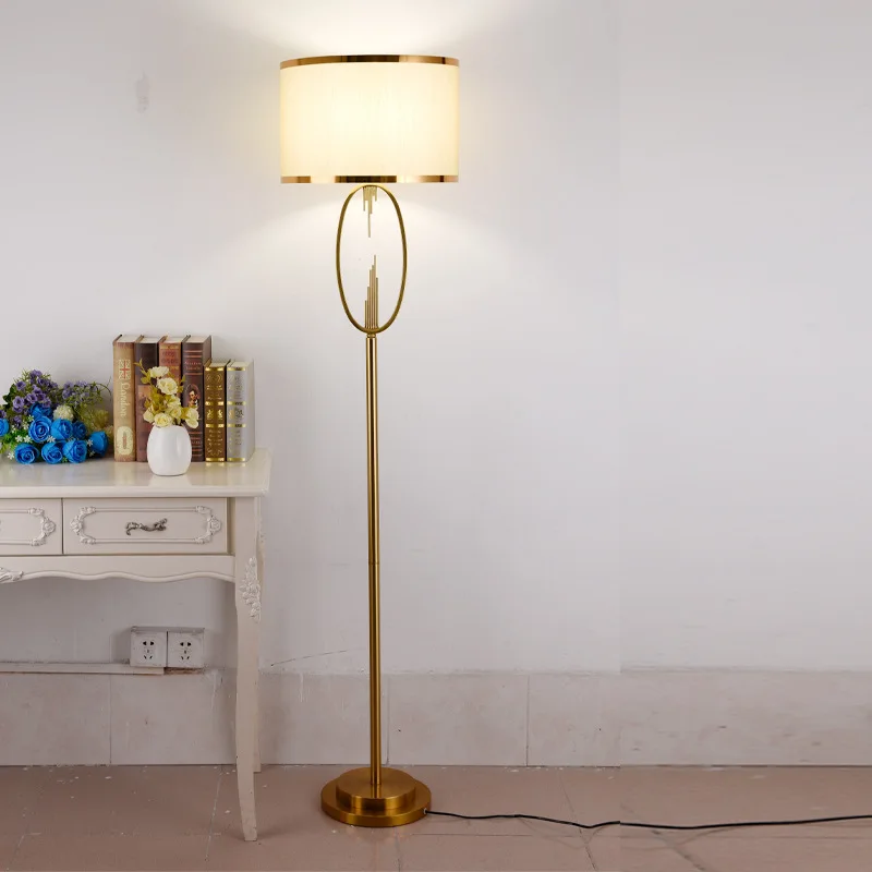 Lampadaire Post-moderne de luxe en métal nordique créatif salon étude lampadaire lampe de chevet modèle chambre lampe décorative