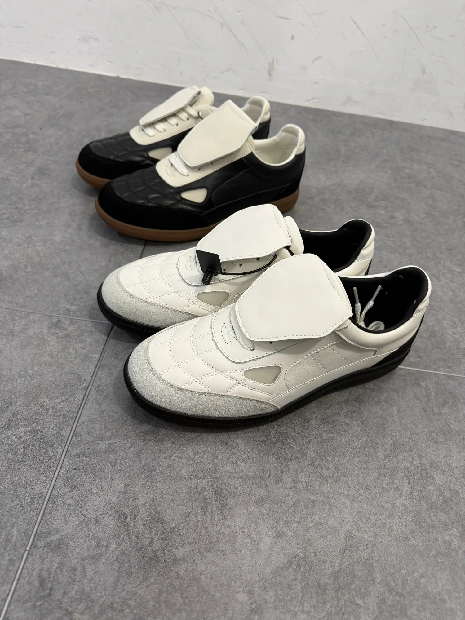 

Functionality Meets Style: Men's Retro Sport Casual Shoes Top Layer Cowhide Deoxynucleotide Training Shoes Breathable Low Top