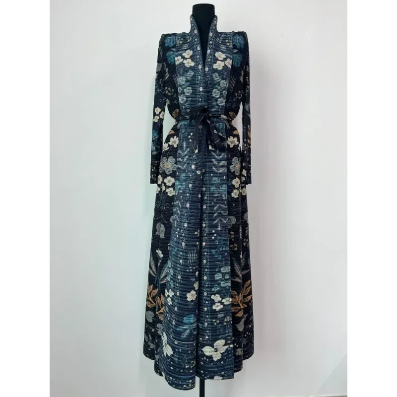 Miyake Autumn/Winter New 2025 Versatile Long Sleeved Windbreaker Coat 58 Inch Long Cape Printed Women's Fashion Women's Wear