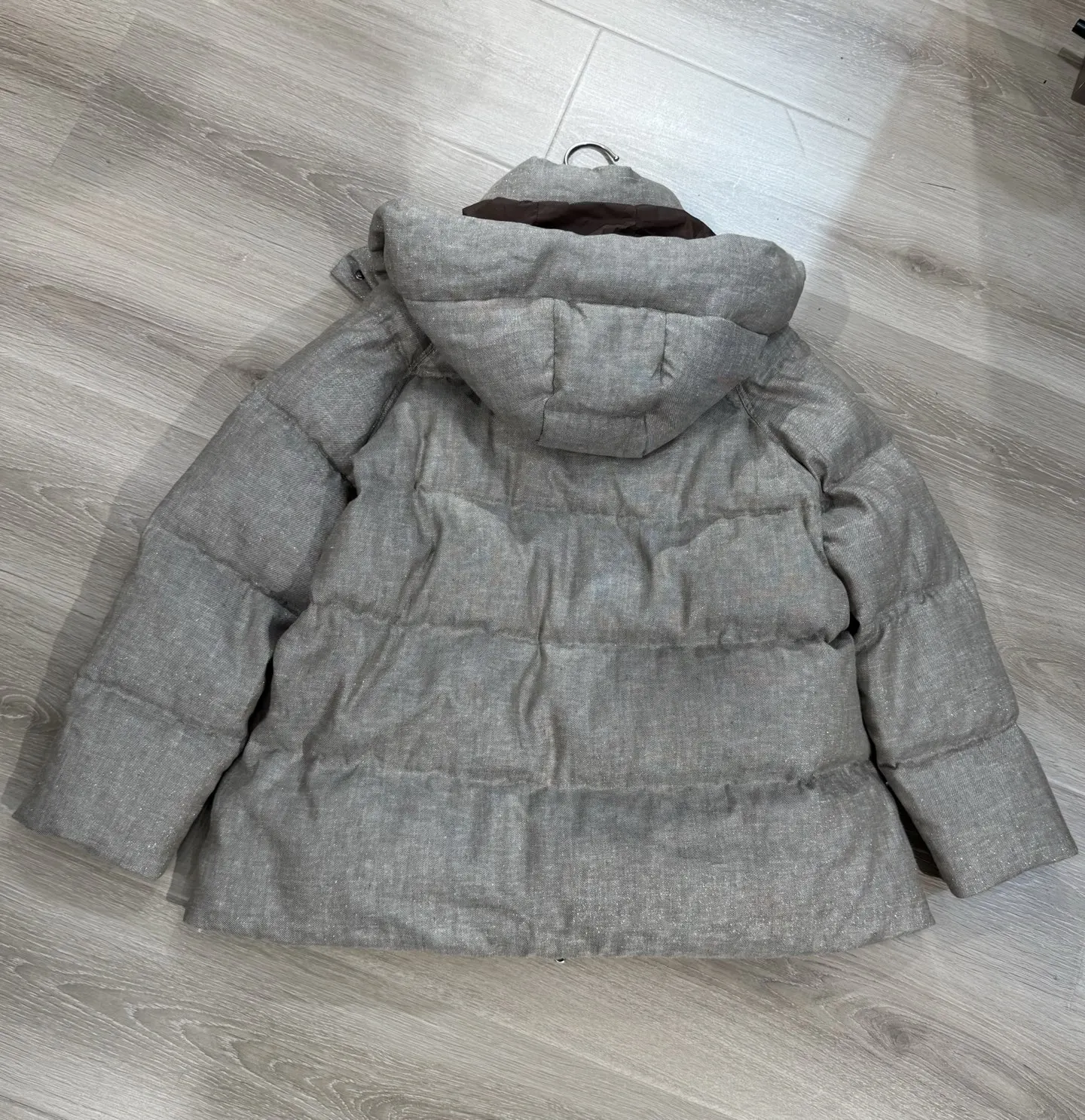 وصل حديثًا لشتاء 2025: سترة نسائية عالية الجودة بغطاء للرأس بكتف منسدل وكتان لؤلؤي - أنيقة ودافئة