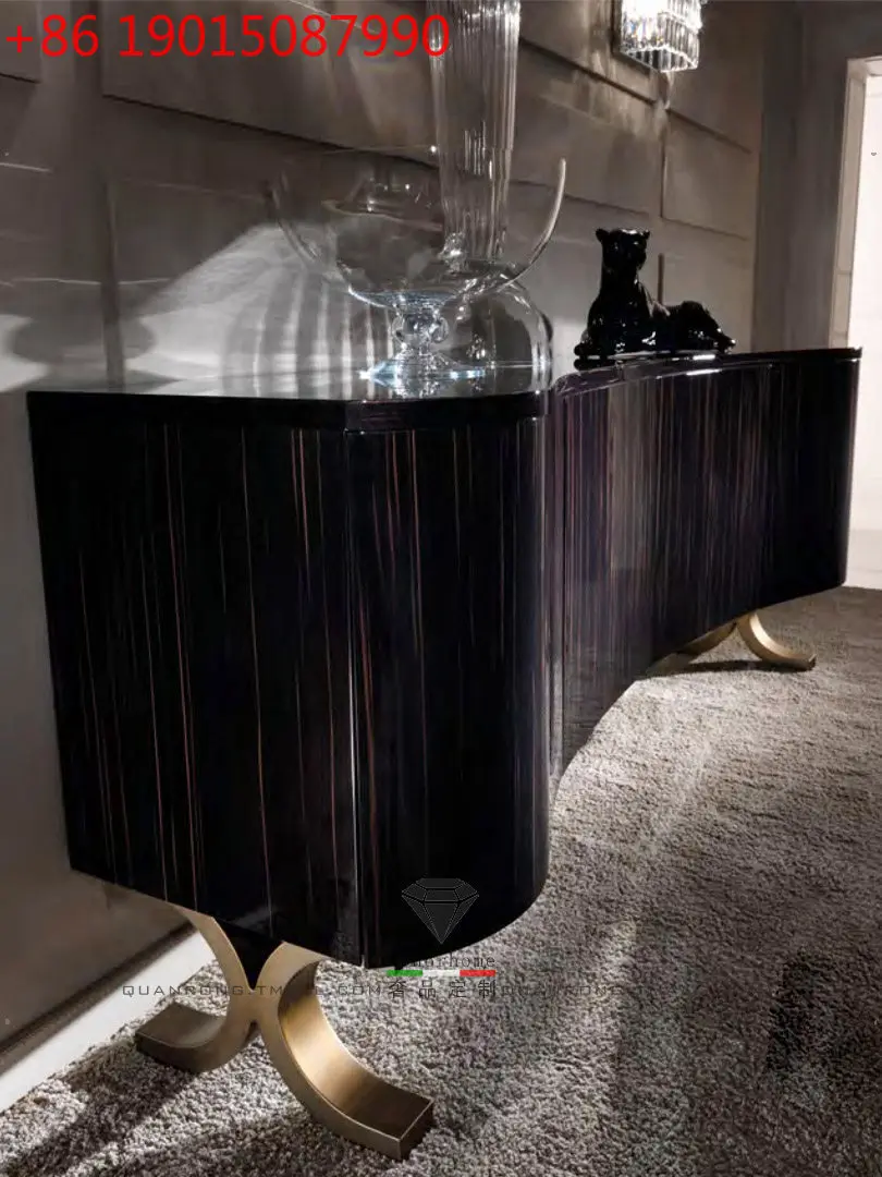 

Простой шкаф для хранения вещей из нержавеющей стали на вилле, постмодернистский боковой шкаф для телевизора из золотого шелка и черного дерева