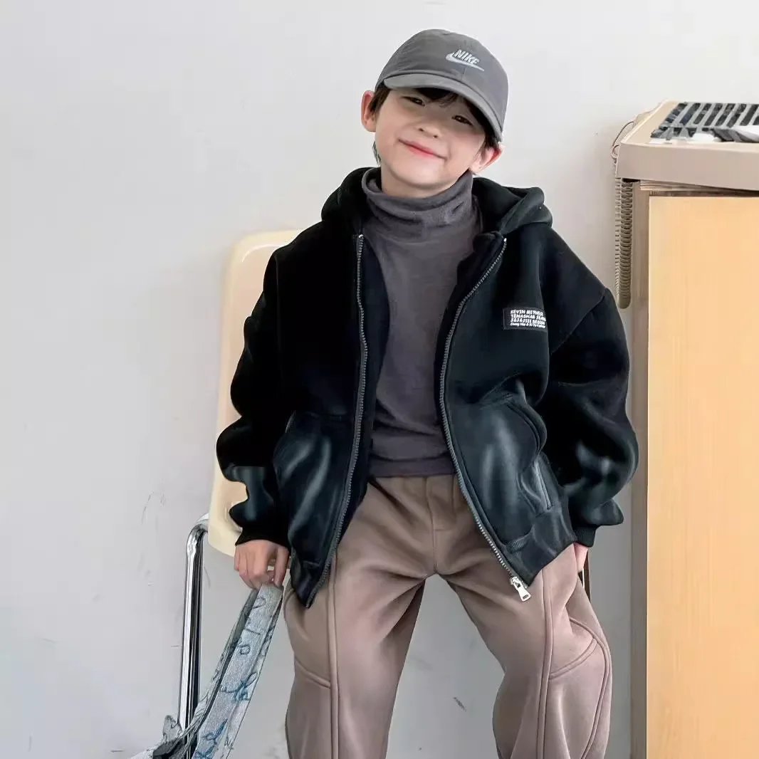 Boys Hoodie 2024 Winter New Childrens Wear Korean Boy Baby Spray Dyed Black Integrated Fleece Hoodie Coat Casual Simple Daily