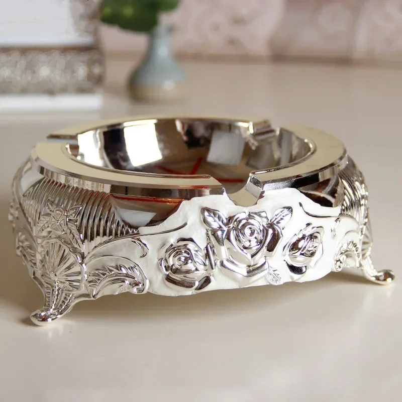 European Metal Ashtray Ornaments High-end Give Gifts Gold Silver Living Room Tea Table Hotel Ashtrays Desktop Ornaments