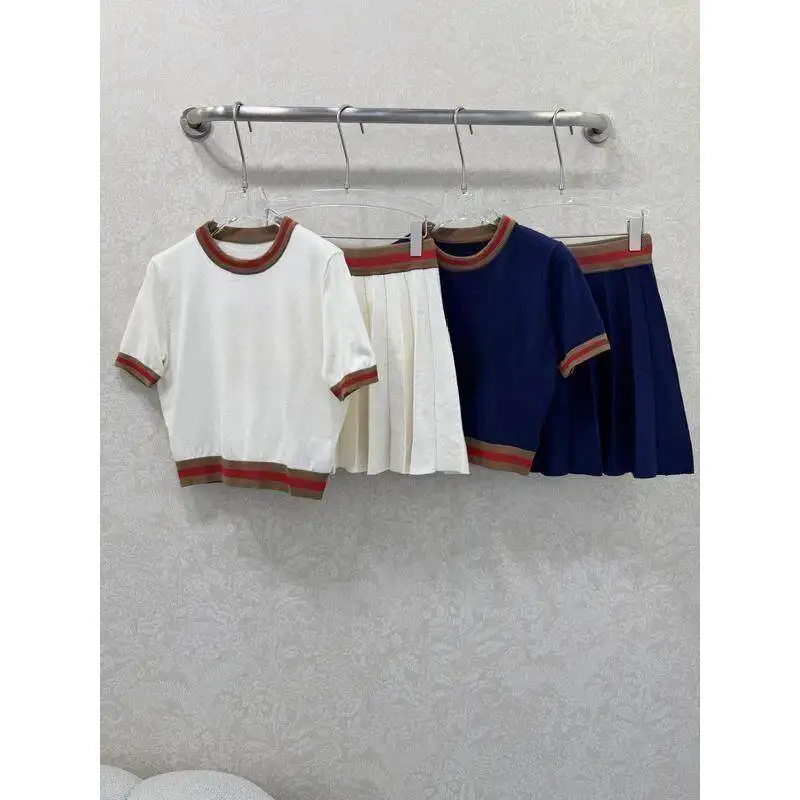 

2026 Spring New Color-Block Design Round Neck Pullover Short-Sleeve Knit Top with Pleated Skirt