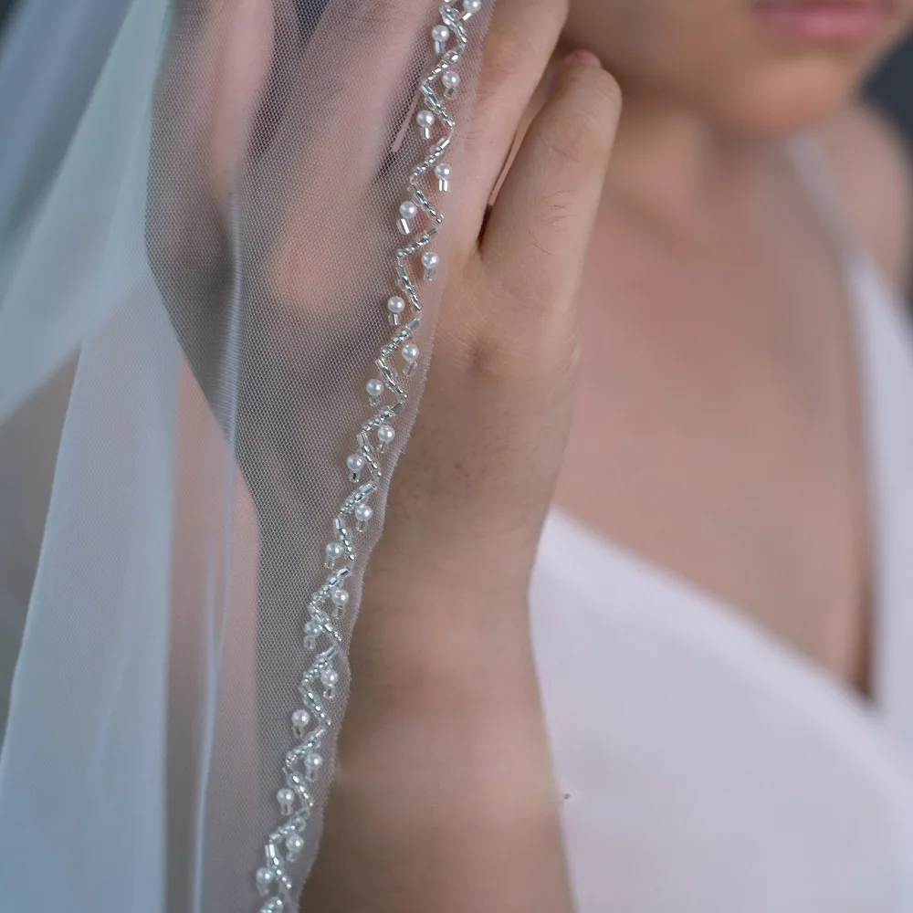 

Роскошная простая однослойная белая мягкая фата из тюля с двумя видами отделки бисером и гребнем для свадебной вечеринки