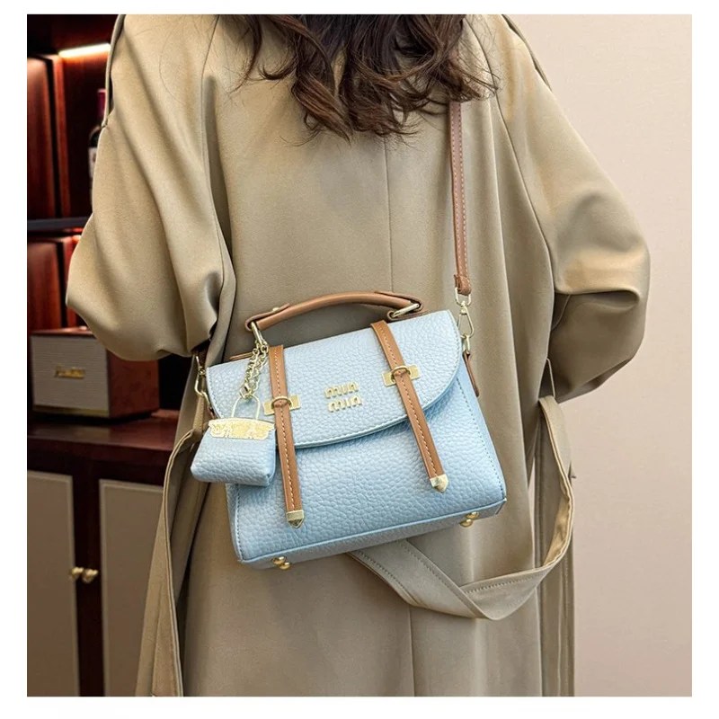 

Modish Women's Tote Bag Made Of Jackal-Print Leather With Trendy Hoi An Elegant Lightweight Daily Style​