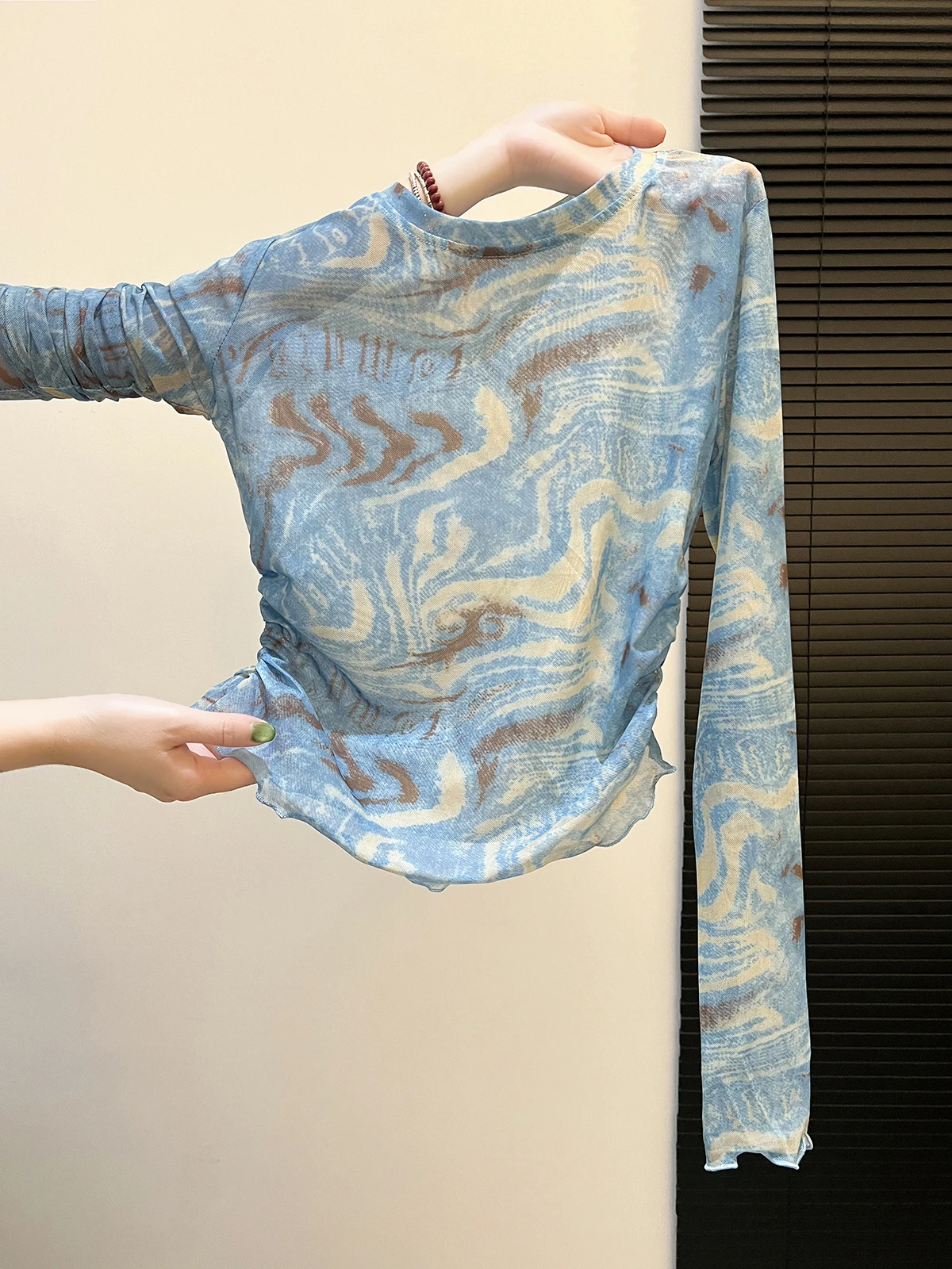 

Blue Dyed Mesh Long Sleeve T-Shirt Women's Korean Style Early Autumn Waist Cinched Pleated Base Top Self Preservation Model