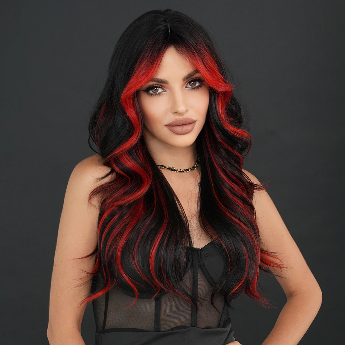 NAMM Highlight Skunk Red Wig Body Wave Synthetic Black Wig for Women Daily Party Use Highlight Red Wavy Wigs with Fluffy Bangs