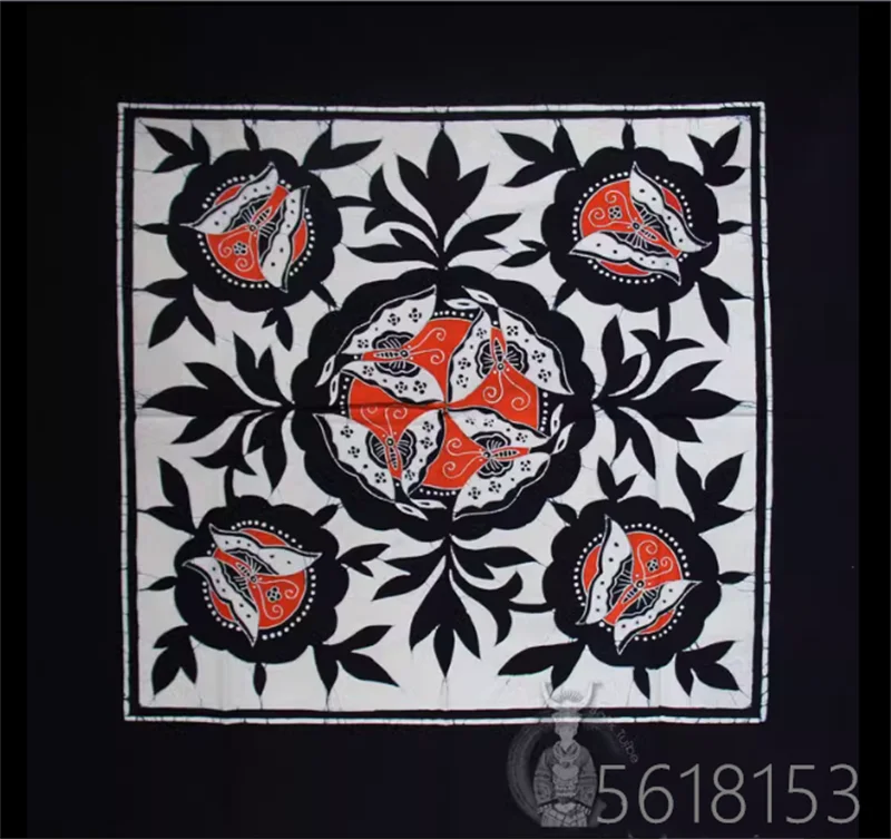 

Guizhou Miao ethnic group wax dyed harmonious floral tea tablecloth, wax dyed small square tablecloth 90 * 90cm