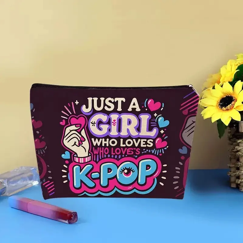 حقيبة مستحضرات التجميل الجديدة من الكتان بمروحة K-POP K-pop ذات سعة كبيرة ومنظم أدوات الزينة المقاوم للماء