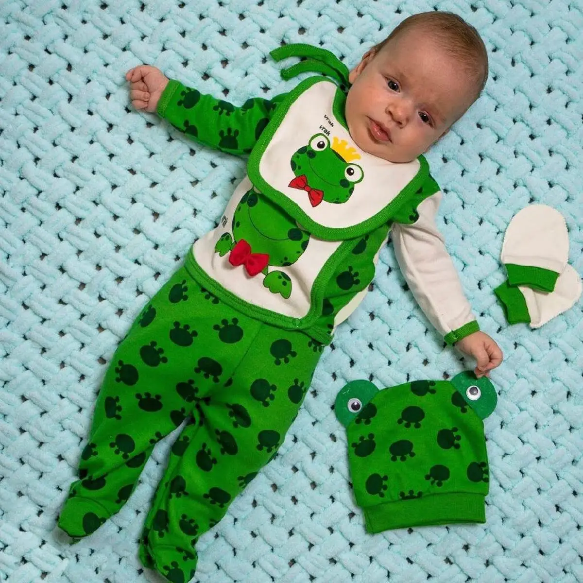 Frog patterned 5 piece newborn baby hospital exit set