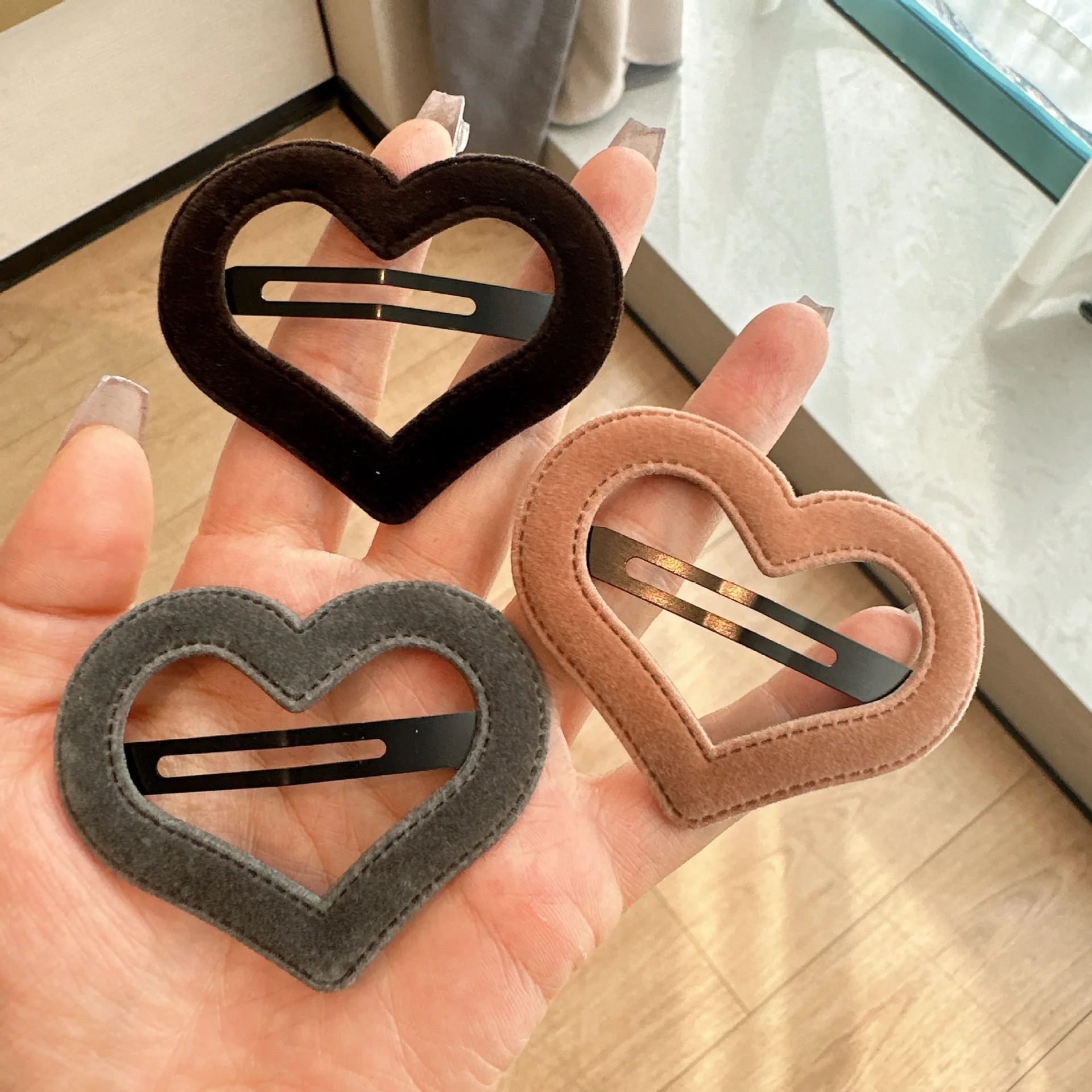 5 قطع من النسخة الكورية، مشبك شعر مجوف على شكل قلب مخملي بسيط، مشبك جانبي متعدد الاستخدامات للفتيات بنصف علوي، مشبك شعر