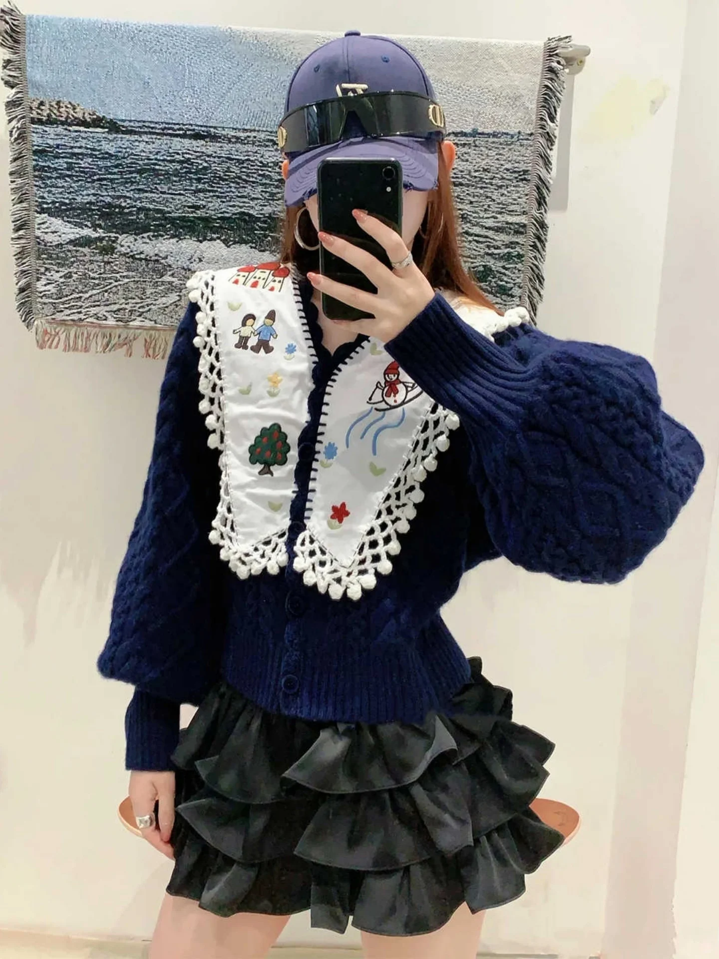 

2025 Winter Knitted Sweater Women's Korean Style Retro Design Sensation Lace Collar Printed Top V-neck Long Sleeve Knitwear