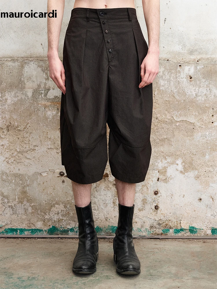 

Mauroicardi Spring Summer Shorts for Men High Waist Elegant Chic Calf Length Pants Luxury Designer Emo Clothes Runway Fashion