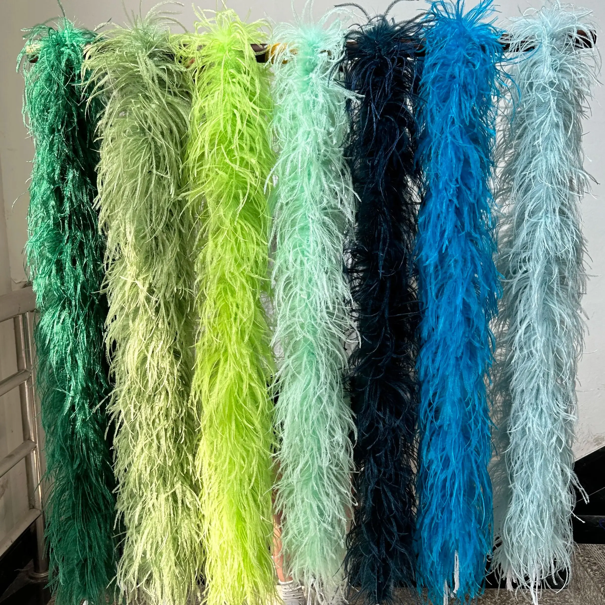 

1-20Ply Ostrich Feathers Boa Green Ostrich Plume Shawl for Wedding Dress Carnival Clothes Decoration Ostrich Boa Scarf 2Meters