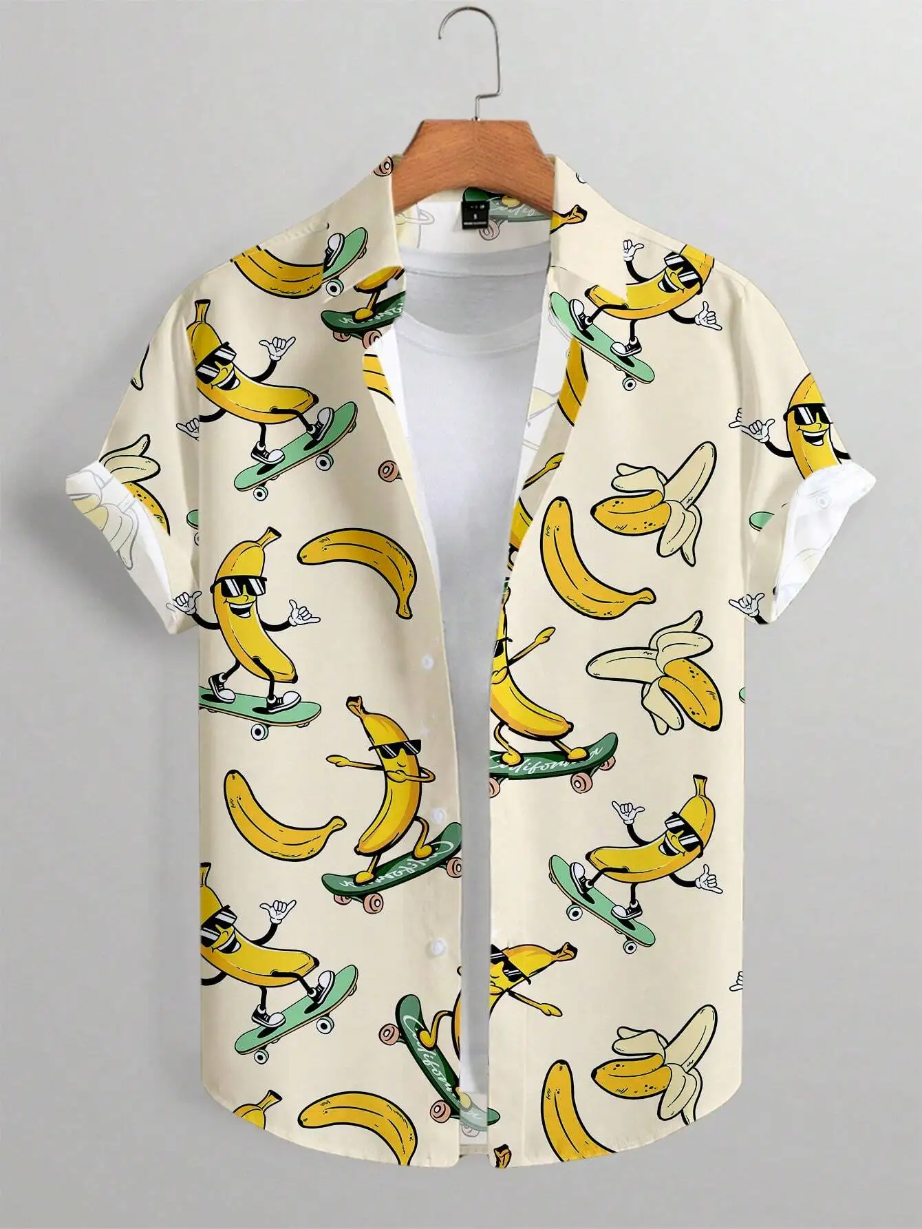 

Men's Button-Front Short Sleeve Shirt with Fun Banana & Skateboard Print