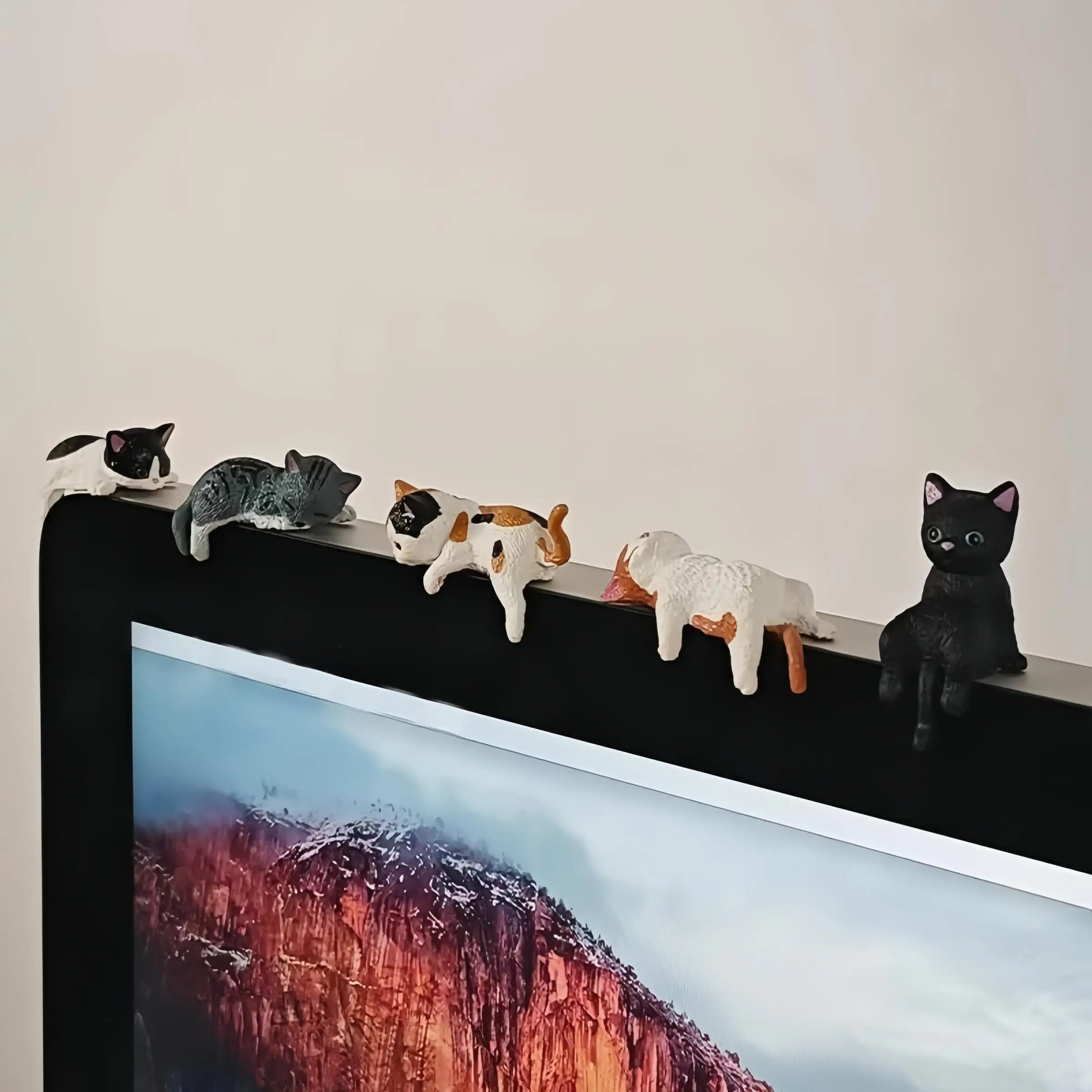 5-piece set of cute cat car dashboard accessories, fun car rearview mirror decoration,