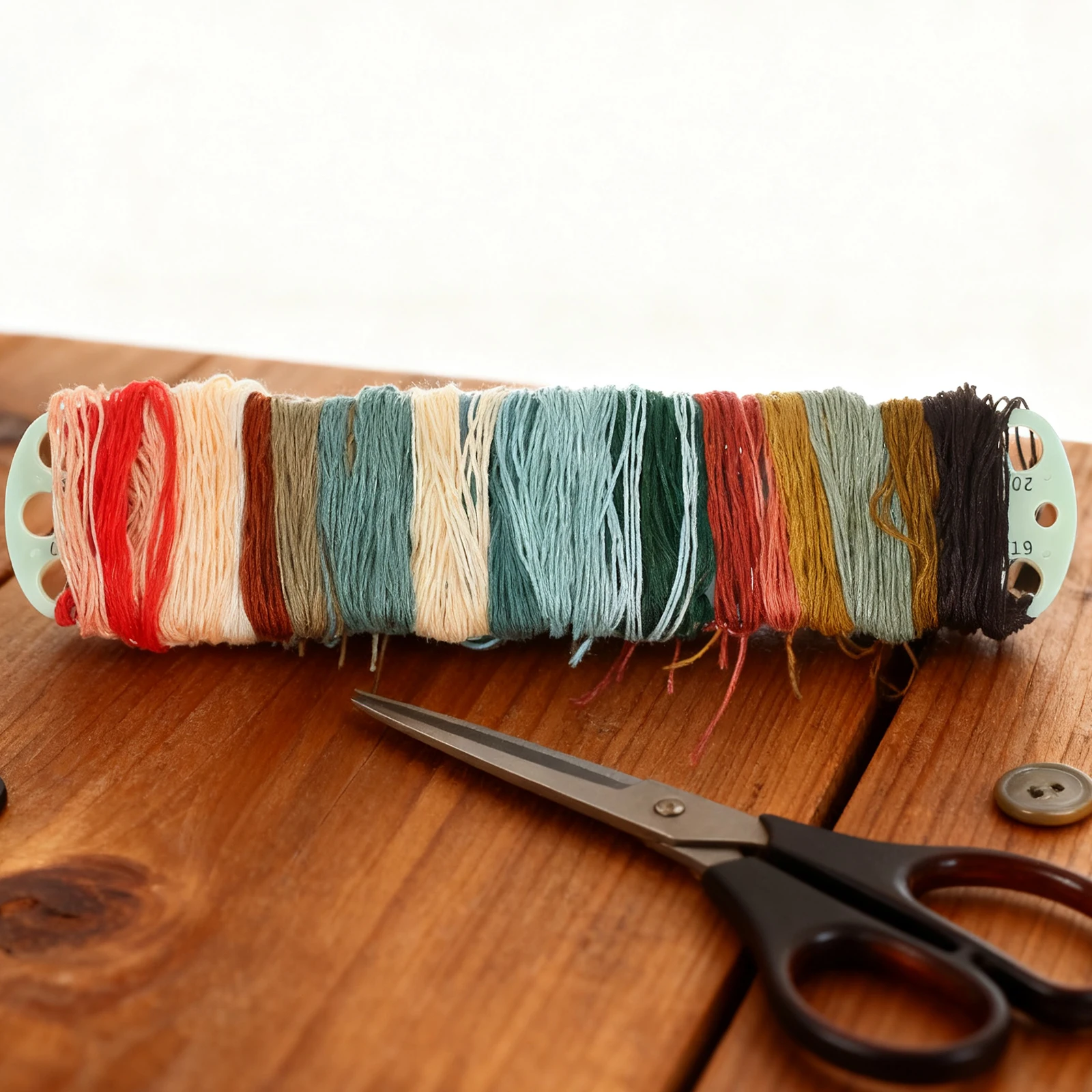 

5pcs 37-Hole Thread Winding Board Plastic Sewing Thread Organizer Compact Storage Tool For Embroidery Cross-Stitch Hoops Sewing