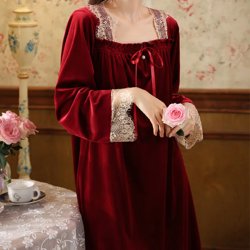 Women's Long Sleeve Flannel Velvet Pajamas Princess Court Vintage Fur-lined Warm Lace Home Sleepwear Autumn and Winter