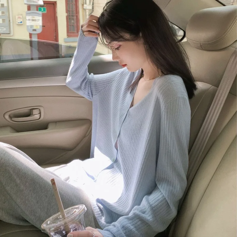 

Ice Silk Knitted V-Neck Long Sleeve Light Weight Summer Cardigan Women's Fashionable Air Conditioner Sweater Small Shawl Oute...