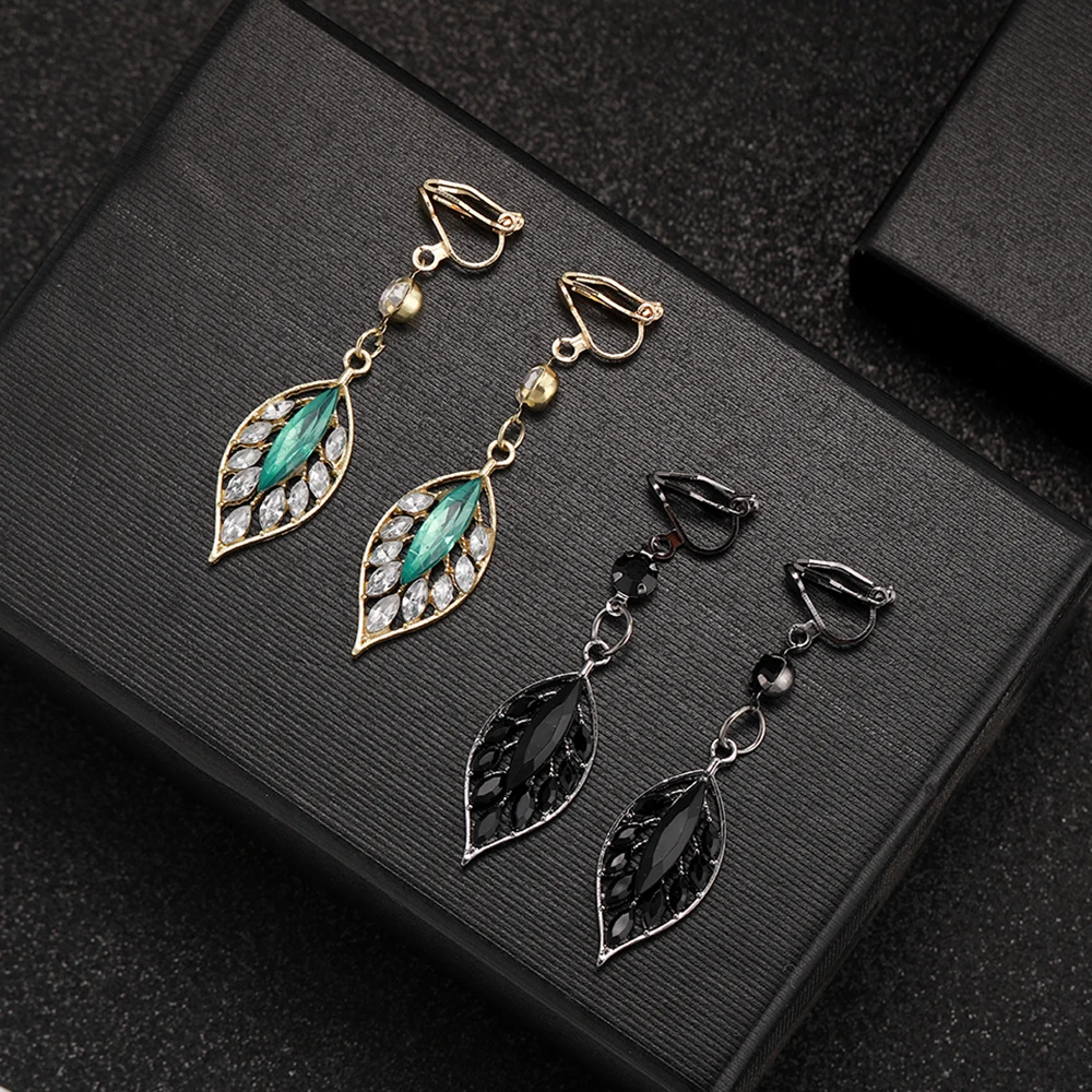 New Fashion Black Crystal Leaf Tassel Clip Earrings for Women Exquisite Micro Inlaid Cubic Zircon Leaves Earring Wedding Jewelry