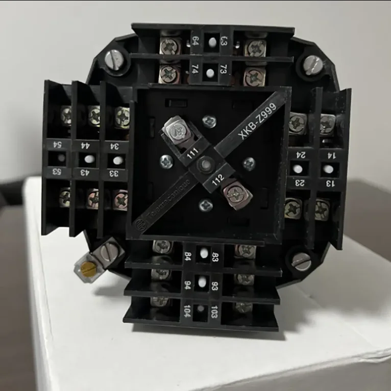 Schneidere Replaces XKB-E13200 Excavator and Construction Machinery Cranes Industrial Joystick Controller Control Switch