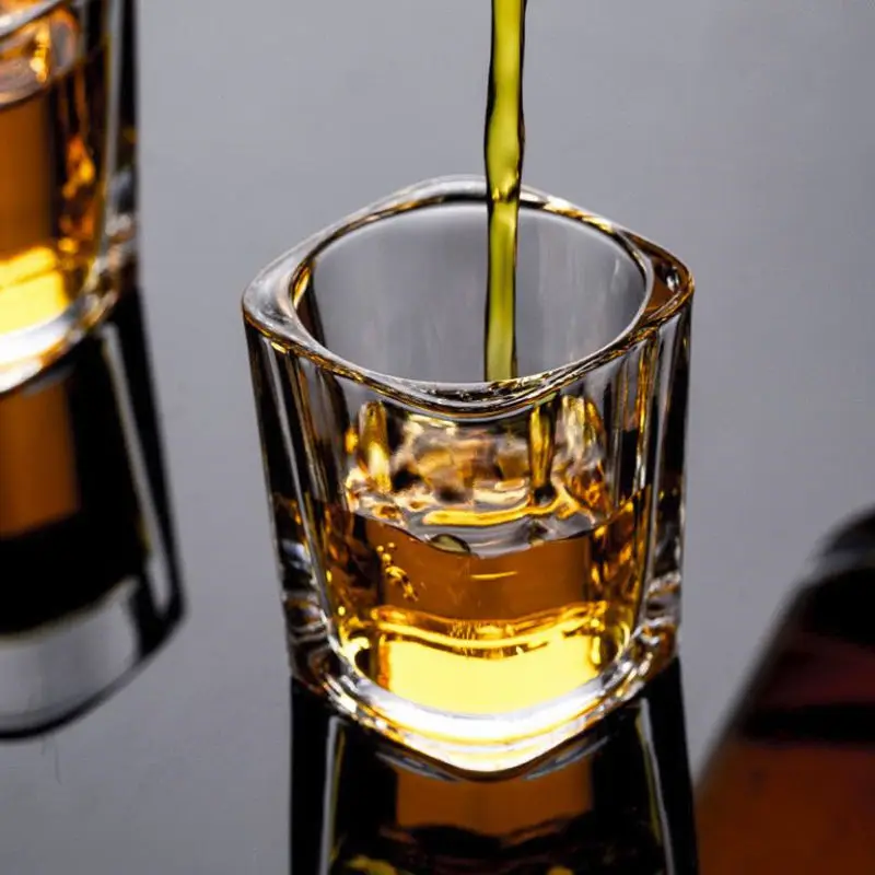 زجاج نبيذ شفاف ، زجاج مقذوف ، سعة صغيرة ، ماء ، كوب شاي ، موزع ، خمور ، بيع بالجملة ، 70: 50: 6: 50: 50: 50: 2 #2