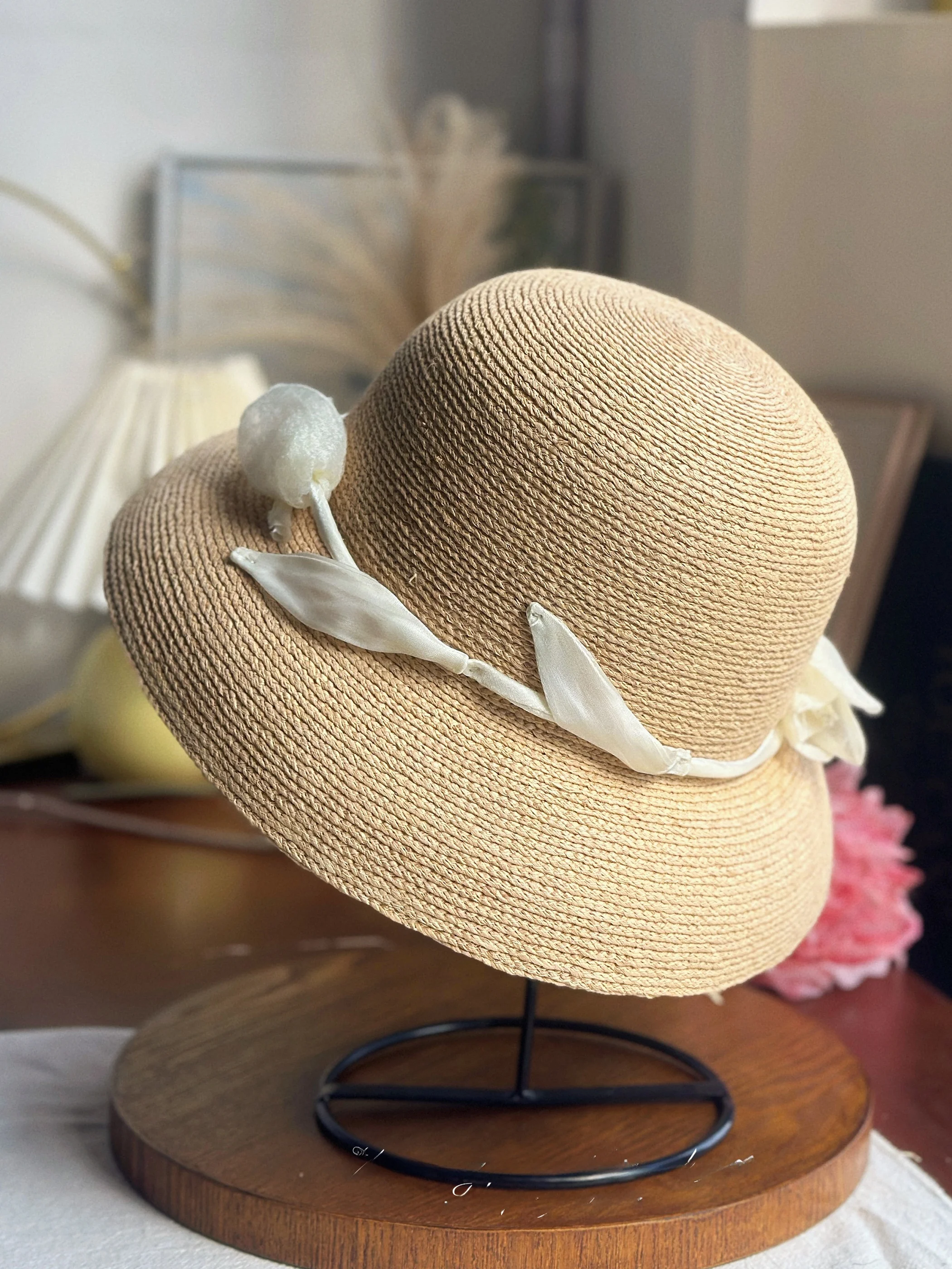 summer-women's-fisherman-hat-with-flower-decoration-curved-brim-sun-protection-straw-hat-holiday-style-adjustable-size