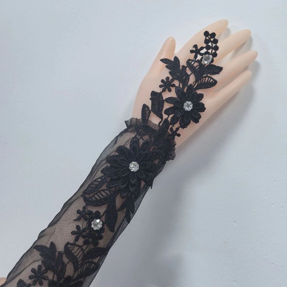 New Lace Embroidery Bridal Gown Mittens Long Hollow Out Wedding Bridal Gloves Diamond Pearl Banquet Gloves Clothing Accessories