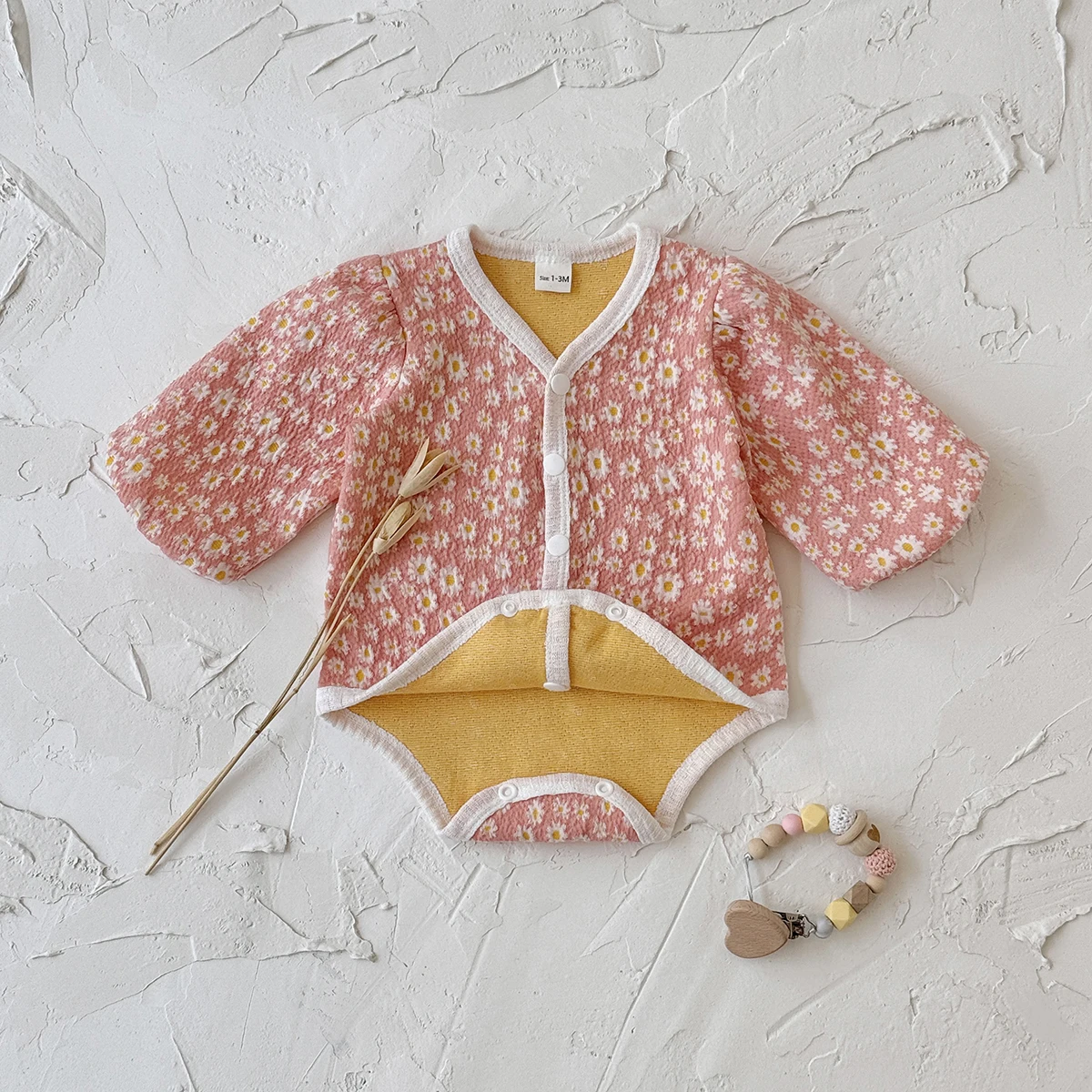 Autumn New Long Sleeved Cute Vibrant Floral Printed Newborn Baby Girl Clothes Toddler Polyester Bodysuit Romper