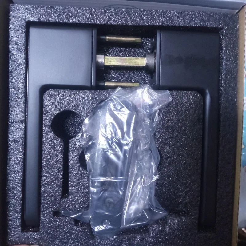 

New Ecological Lock Hidden Keyhole Bedroom Study Magnetic Suction Silent Door Lock One Character Handle Minimalist European Styl