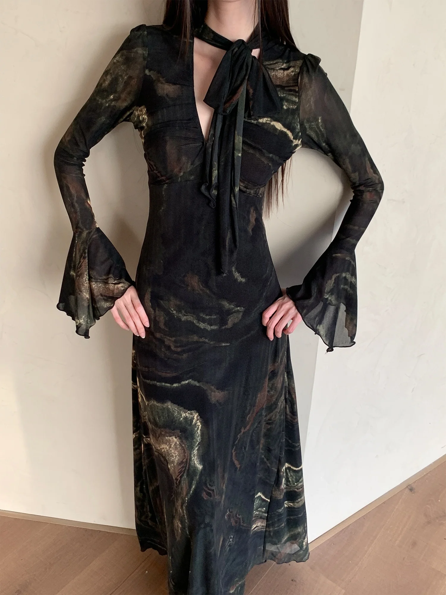 

MOXI Ретро выдалбливают низкий галстук-бабочка Sa Mountain een Slim Fit эластичное сетчатое платье Длинное свековое вечернее платье с высокой талией