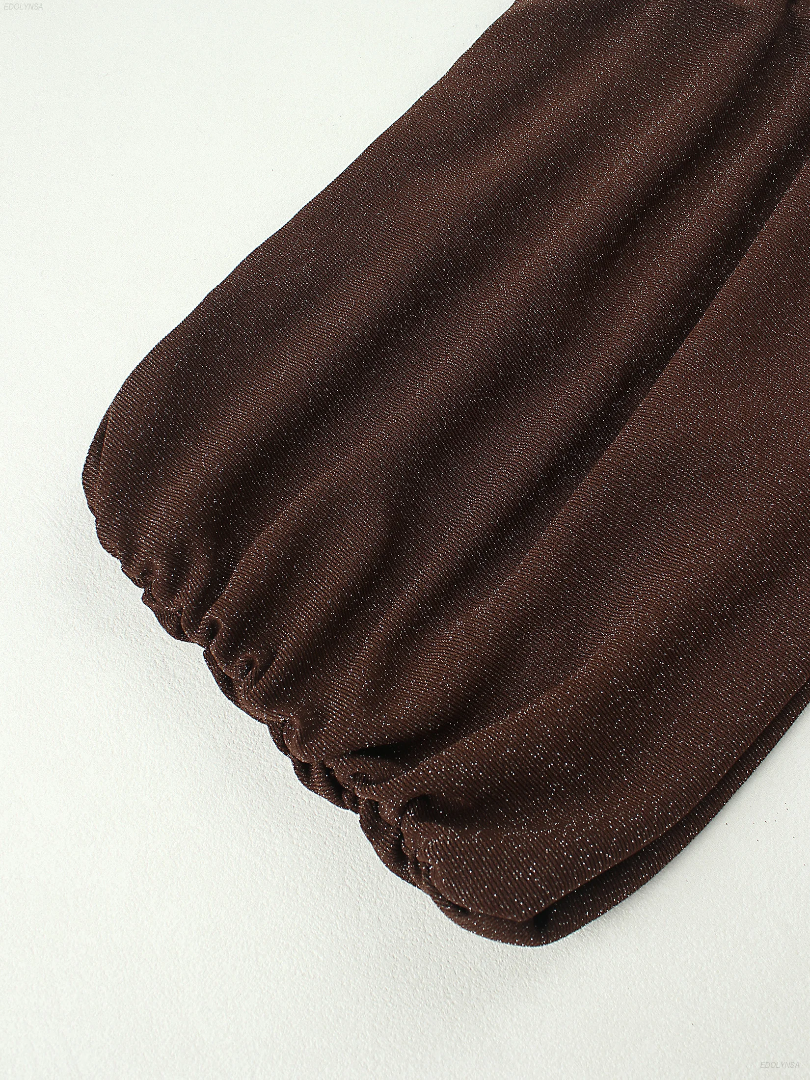 ชุดเซ็ตเสื้อผ้าผู้หญิงสำหรับฤดูร้อนปี 2025 สไตล์ชิคสำหรับงานปาร์ตี้ เสื้อถักเปิดหลังผูกเชือก ชุดกางเกงขาสั้น ชุดว่ายน้ำสองชิ้นสำหรับวันหยุดพักผ่อน รุ่น K228