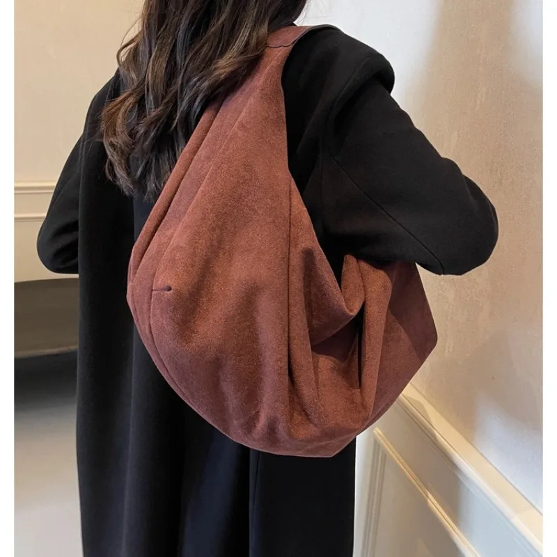 

Retro Casual Large Capacity Tote Bag Premium Feeling Suede Fabric Single Shoulder Armpit Dumpling Bag Fashion Minimalist Handbag