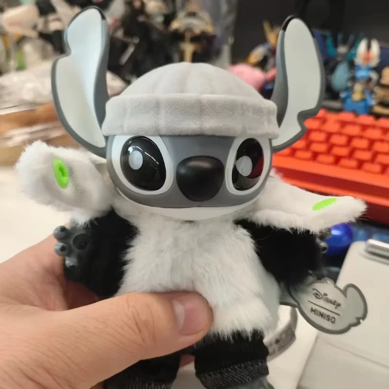 Auténtico Miniso edición limitada Stitch Genz Street Limited Panda peluche lindas muñecas de moda adornos colgantes regalos de vacaciones