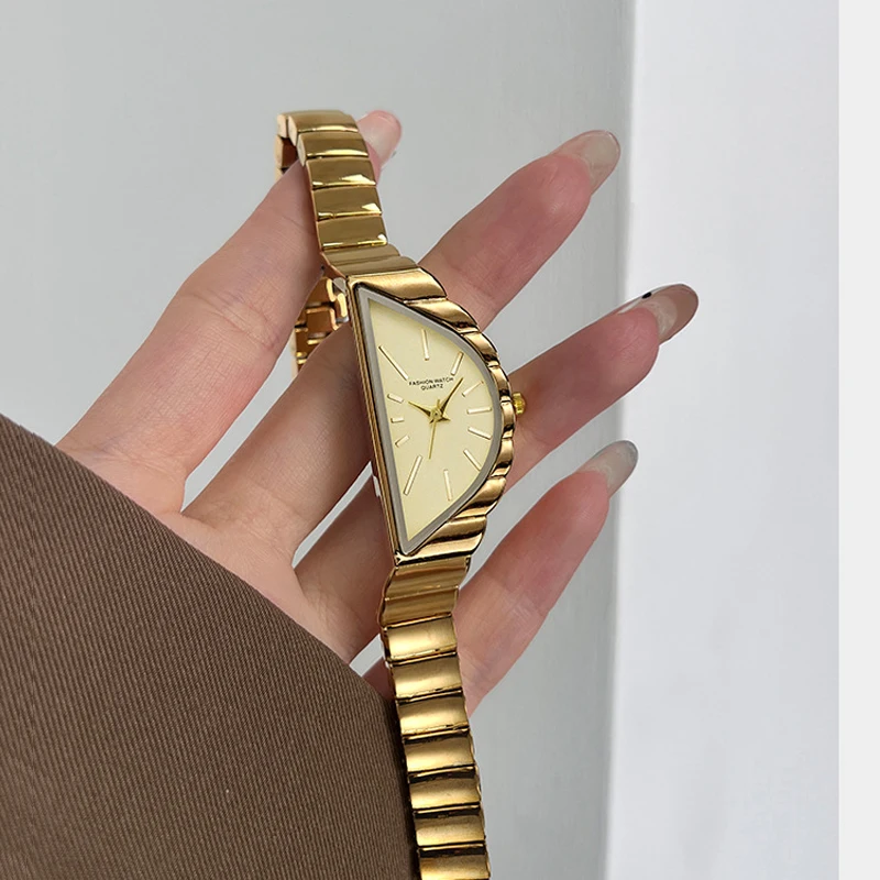 Women's watch Fashion Creative Triangle Bracelet niche design light luxury quartz watch Ladies watches
