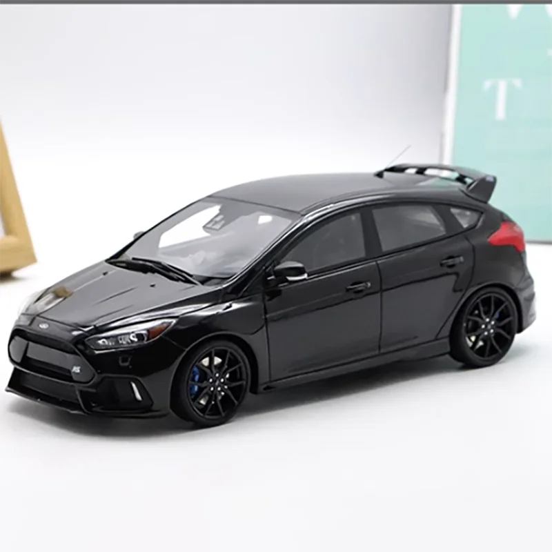 1:18 Scale 2017 Ford Focus RS Mk3 Simulation Alloy Car Model Collection Light Handicraft Decoration Collectibles Birthday Gift