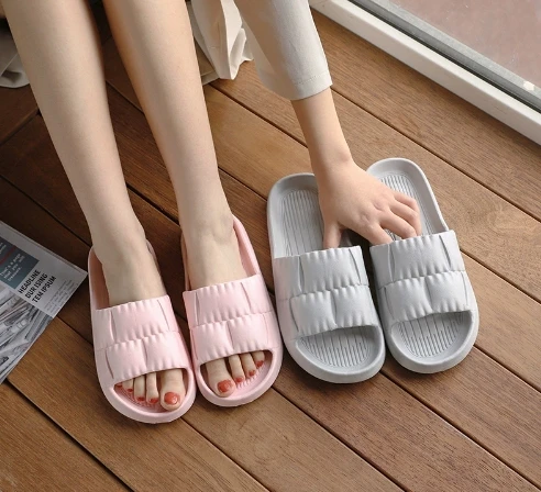 

2025 Men Women Soft Sole Cloud Slippers Thick Platform Indoor Outdoor Beach Sandals Summer EVA Non Slip Flip Flops Bath Slippers