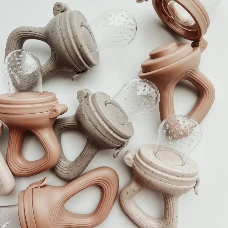 

1 шт. силиконовая соска-ниблер для прикорма младенцев с крышкой, для свежих фруктов и овощей, для кормления и прорезывания зубов