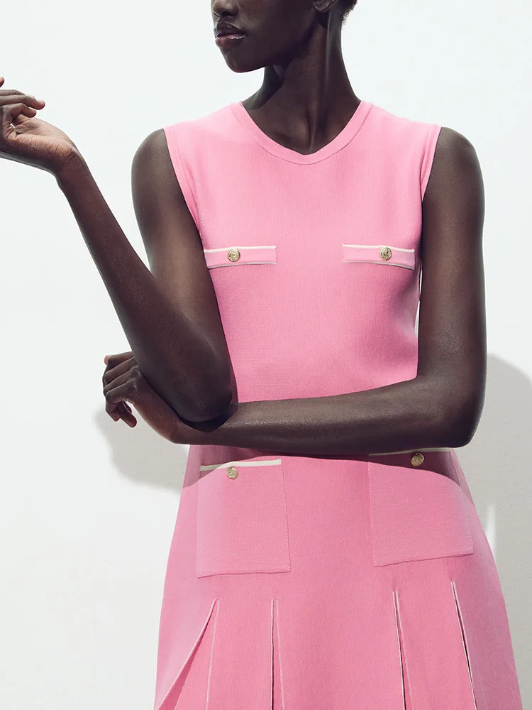 فستان نسائي صيفي جديد وصل حديثًا فستان متوسط ​​الطول محبوك بدون أكمام برقبة دائرية للحفلات تنورة قصيرة بلون نقي