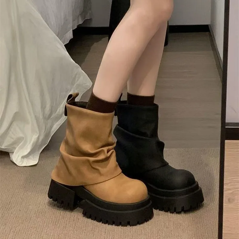 

Winter and autumn women's thick-soled short boots with wide toes stylish and versatile suitable for outdoor and casual wear