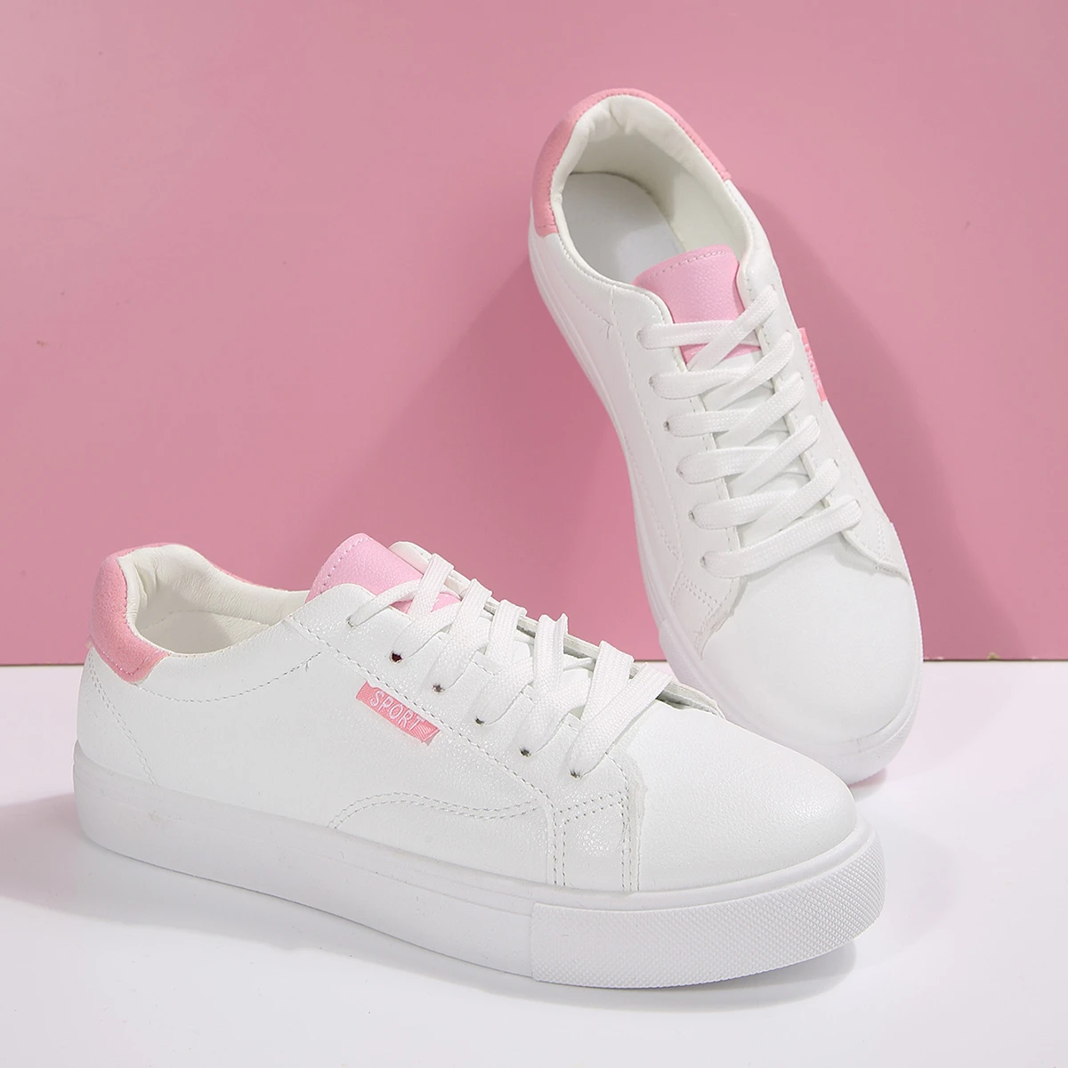 Weiße Damenschuhe Frühling Herbst 2026 Flache Ledersneaker Lässige Schnürschuhe für Studenten im College-Stil Damenschuhe