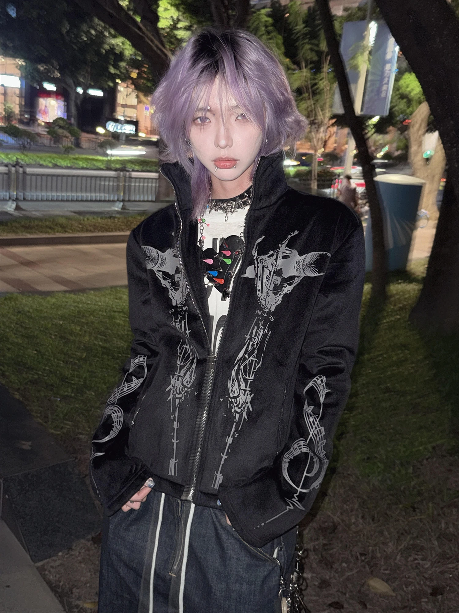 

Женская черная толстовка на молнии с готическим принтом и воротником-стойкой, острая уличная одежда в стиле киберпанк, повседневный модный топ 2025