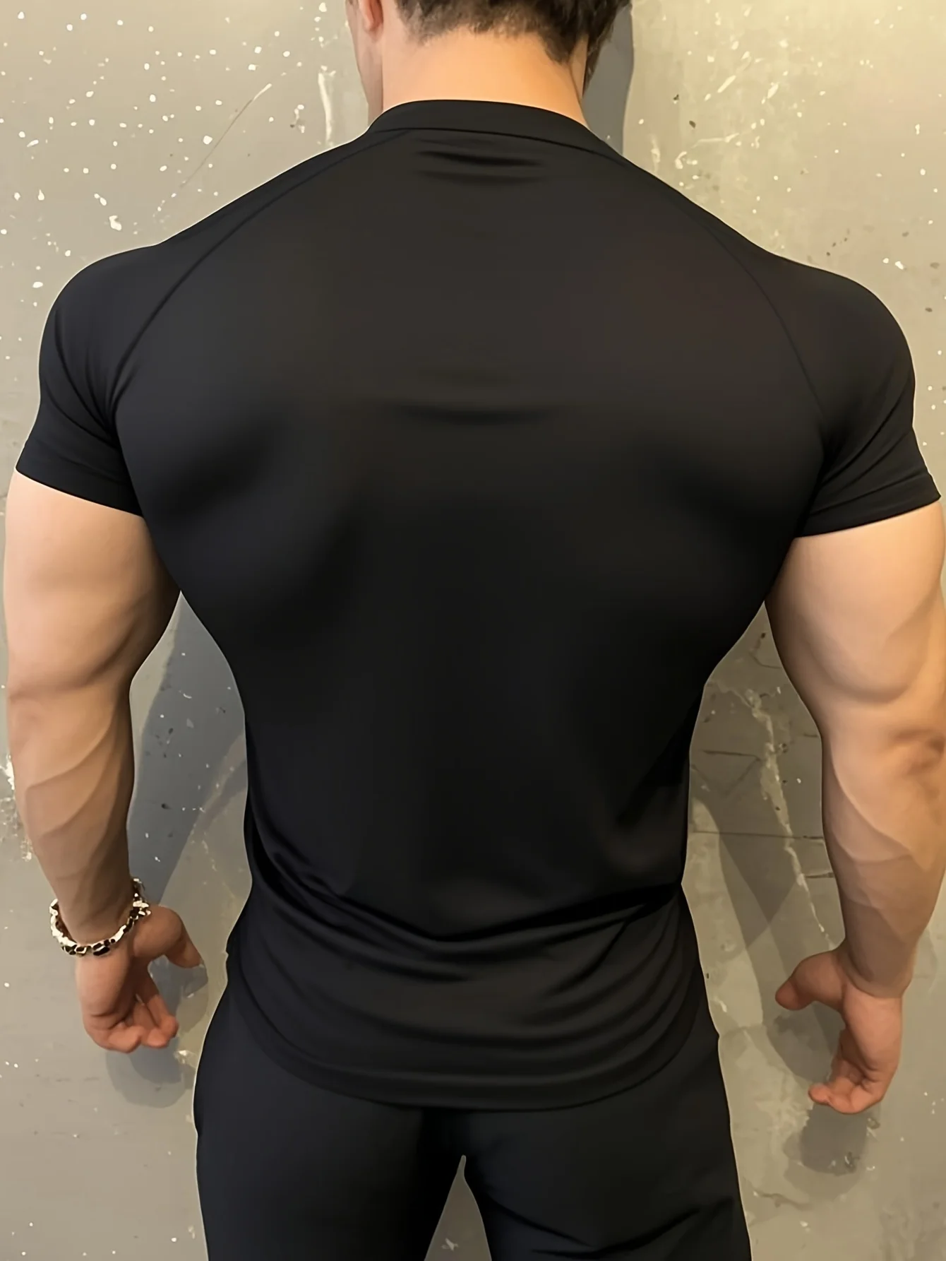 قميص رياضي مرن يمتص الرطوبة للرجال من THAVAGE، قميص عالي المرونة بقصة ضيقة وأكمام قصيرة، ملابس رياضية خارجية غير رسمية