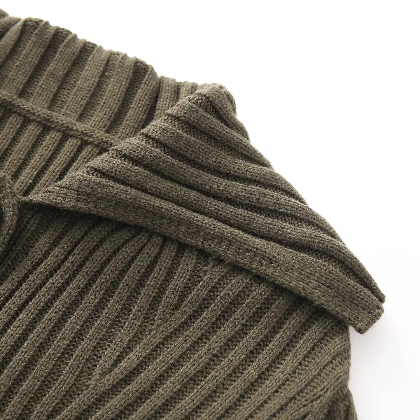 秋の新スタイルミリタリーグリーン長袖コート女性のニットカーディガンコートボタン装飾コート襟ニットジャケット