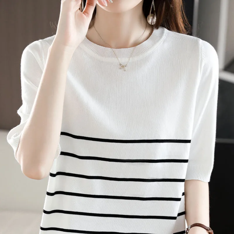 Camiseta de algodón a rayas de estilo minimalista para mujer, Top clásico y versátil para jóvenes, camiseta informal de manga corta con cuello