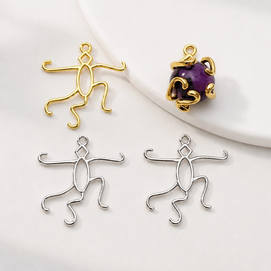 2 Stück 18K Gold Anhängerrohlinge, verstellbare Messing-Charm-Basiseinfassung mit Krallenfassung, zum Selbermachen von Edelstein-Halsketten für Damen. – Detail 1