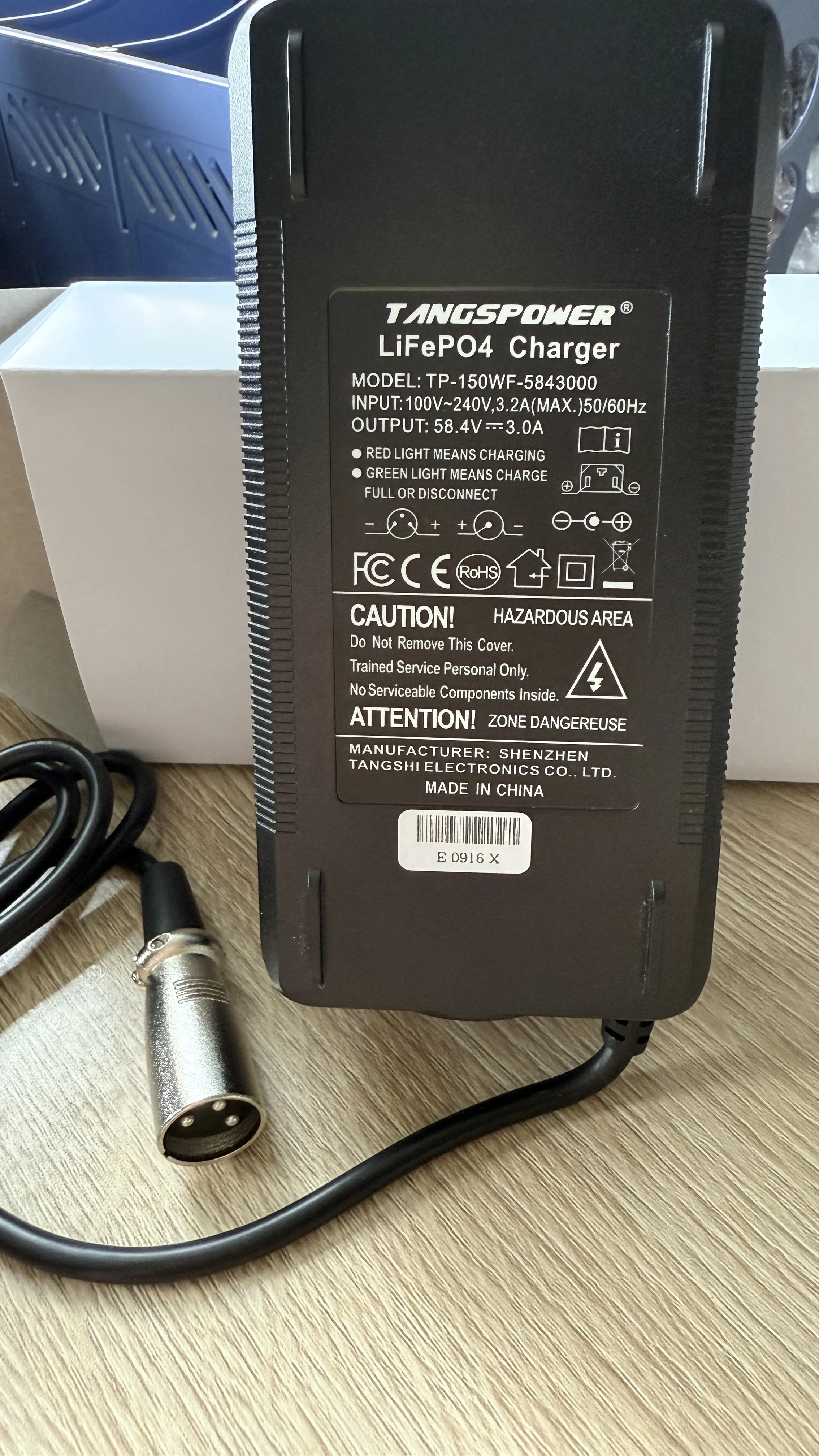 Output 58.4V 3A Lifepo4 Battery Charger 16Series For 48V/51.2V Lifepo4 Battery Pack Charger XLR High Quality Power Connectors