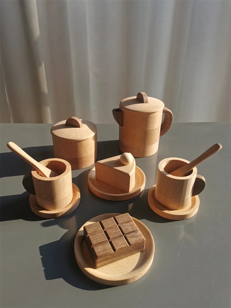 Jouets Montessori pour enfants, Machine à café Baguette en bois, théière, gâteaux, tasses, bouteille de désinfectant pour les mains sensorielle en bois, jeu de simulation